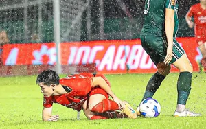 Trung vệ Huỳnh Tấn Sinh nhận án phạt từ VFF vì hành vi thô bạo với Đình Bắc