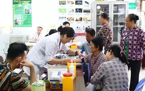 TP Hồ Chí Minh đưa bác sĩ bệnh viện lớn về trạm y tế, miễn phí chạy thận cho bệnh nhân nghèo