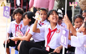 Ngày đặc biệt của hơn 1.000 học sinh Trường Phổ thông nội trú Tiểu học và Trung học cơ sở Tây Giang