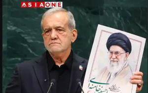 Tổng thống Iran giơ ảnh cố Lãnh tụ Tối cao Ali Khamenei trong bài phát biểu gây chú ý tại Liên Hợp Quốc