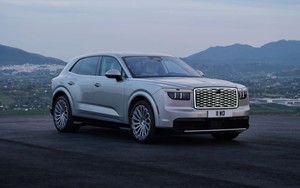 SUV điện đầu tiên của Bentley ra mắt: Mạnh 876 mã lực, chạy 600 km/sạc