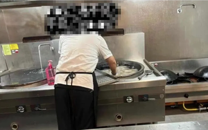 Hàng chục trẻ nôn ói sau bữa trưa, cô giáo hé lộ cảnh khó tin trong bếp ăn: 11 người lập tức bị xử lý