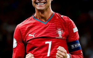 Ronaldo ăn mừng hụt