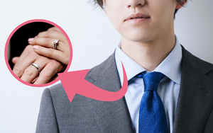 Danh tính nam ca sĩ thông báo kết hôn và lên chức bố trong cùng 1 ngày, hé lộ vợ theo cách khó ngờ
