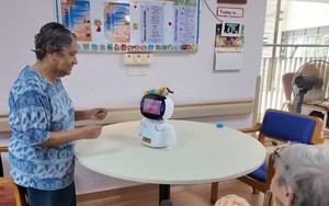 AI có thể chăm sóc người già đến đâu?