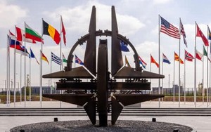 NATO khẩn cấp thực hiện 3 bước đi để tự vệ trước Nga