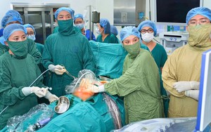 Lần đầu tại Việt Nam: Đặt bóng vào khí quản cứu thai nhi mắc thoát vị hoành