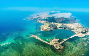 Ngỡ ngàng 'ruộng bậc thang' giữa biển Lý Sơn