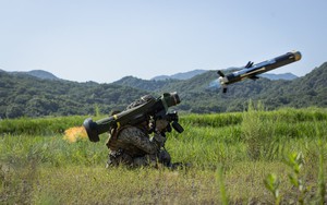 Xe tăng Trung Quốc gặp nguy khi Ấn Độ bắt đầu sản xuất tên lửa Javelin?
