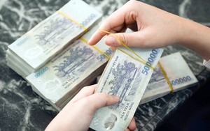 Nguyễn Thị Hà SN 1990 chuyển khoản thành công 39 triệu đồng liền nhờ mẹ báo công an, Vũ Thị Hồng Trịnh SN 2005 được mời làm việc, xác minh
