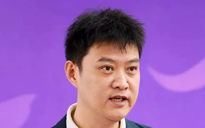 MC Thư Khải đột tử tại đài truyền hình