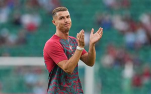 Ronaldo bất mãn vì ngồi dự bị, LĐBĐ Bồ Đào Nha họp khẩn