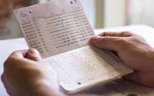 Vì sao nhiều người gửi tiền "đứng ngồi không yên" muốn nhanh tất toán sổ tiết kiệm?