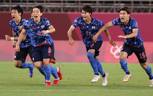 Thắng “siêu nghẹt thở” 9-8 ở loạt luân lưu, Nhật Bản vào chung kết ASIAD
