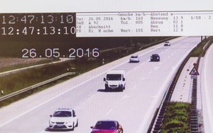 'Kỳ án' tại quốc gia đỉnh cao công nghệ: 2 xe Mercedes vi phạm trên cao tốc, một tài xế 2 lần trắng án