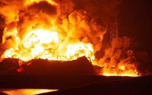 CNN: Nga tấn công trực diện tòa nhà chính phủ quan trọng hàng đầu Ukraine, Kiev cứu hộ khẩn cấp - Kremlin ra tuyên bố rắn