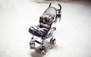 Vì sao người Bắc Âu để trẻ nhỏ ngủ một mình ngoài trời giữa mùa đông?