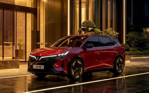 Tin xe 5/9: VinFast VF 8 Premium lộ diện, Geely Monjaro chạy điện 130 km