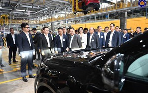 Thăm nhà máy VinFast, Tổng thống Myanmar bày tỏ ấn tượng với 3 thứ của hãng xe “Made in Vietnam”