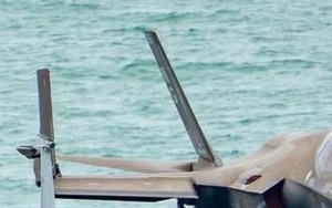 Những vết màu nâu đỏ trên chiến đấu cơ F-35 mới của Mỹ