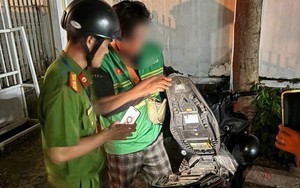 Công an đồng loạt kiểm tra hàng chục tài xế công nghệ lúc 22h