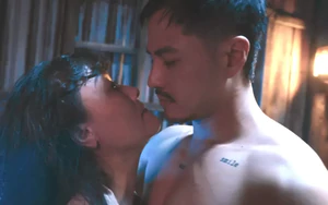 Thanh Sơn và nghệ sĩ Vân Dung có cảnh thân mật