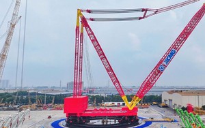 Phát hiện một 'gã khổng lồ' vừa rời nhà máy, có thể nhấc bổng vật thể nặng tới 14.000 tấn, thực hiện nhiệm vụ đặc biệt