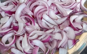 Ăn hành tây mỗi ngày trong 3 tháng để "chặn" ung thư, người đàn ông 45 tuổi "ngã ngửa" khi đến bệnh viện