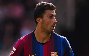 Rodri gây bão vì chê đối thủ của Barcelona 'quá yếu, không lên bóng qua nửa sân'