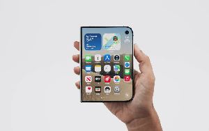 iPhone màn hình gập ra mắt với tên gọi iPhone Duo: Giá 51 triệu, màn hình 7,6 inch, "đẹp không có chỗ chê"