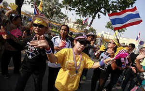 Lãnh đạo biểu tình đưa cả gia đình Thủ tướng Thái vào tầm ngắm
