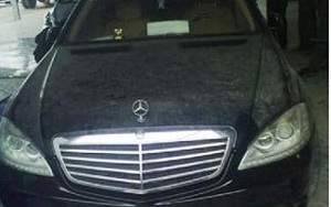 Dùng “mỹ nhân kế”, Chủ tịch HĐQT cướp xe Mercedes gần 5 tỷ