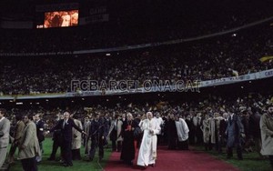 Mối liên hệ đặc biệt giữa Barca và Giáo hoàng