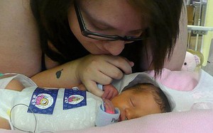 Bé gái thoát chết thần kỳ nhờ nằm trong... túi lạnh 3 ngày