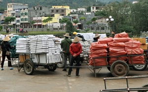 Tạo 'thế giới phẳng’ để hàng Tàu đè hàng Việt