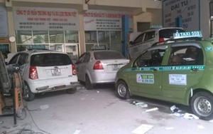 Tài xế taxi cũng thích... lộ 'hàng'