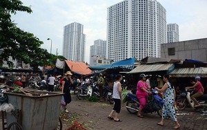 Khung cảnh đối lập bên cạnh Royal City
