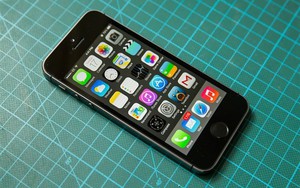 iPhone 5s màu xám bất ngờ tăng giá cả triệu đồng tại Việt Nam