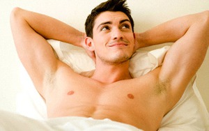 Nam giới ngủ nude sẽ hạn chế được bệnh tình dục