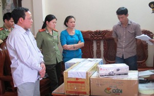 'Dân kéo dài cả cây số xem công an bắt Cậu Thủy'