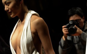 Người mẫu Trung Quốc bị tung ảnh thay đồ trong hậu trường