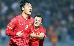 Tính về V-League, hot boy Mạc Hồng Quân bị "ném đá"