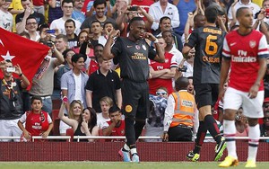 Drogba tỏa sáng giúp Galatasaray hạ gục Arsenal đoạt Emirates Cup