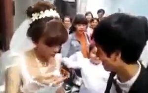 Cô dâu lạnh lùng không cho chú rể hôn trong đám cưới