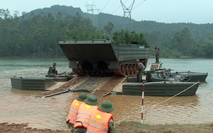 Lữ đoàn Công binh 414 vượt sông đánh địch