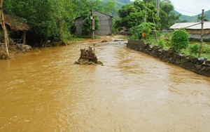 Thanh Hoá: Lũ cuốn trôi 4 người trong một gia đình