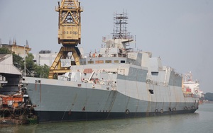 Ấn Độ hạ thủy siêu hạm tàng hình mà Việt Nam định mua
