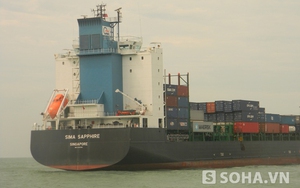 Vụ hai tàu đâm nhau: Cảnh sát truy tìm hộp đen tàu Singapore