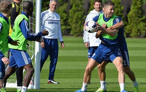 Bỏ tập đá bóng, Chelsea chuyển hướng sang… bóng ném