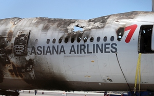 Máy bay Asiana Airlines trễ chuyến 17 giờ vì rò rỉ dầu động cơ
